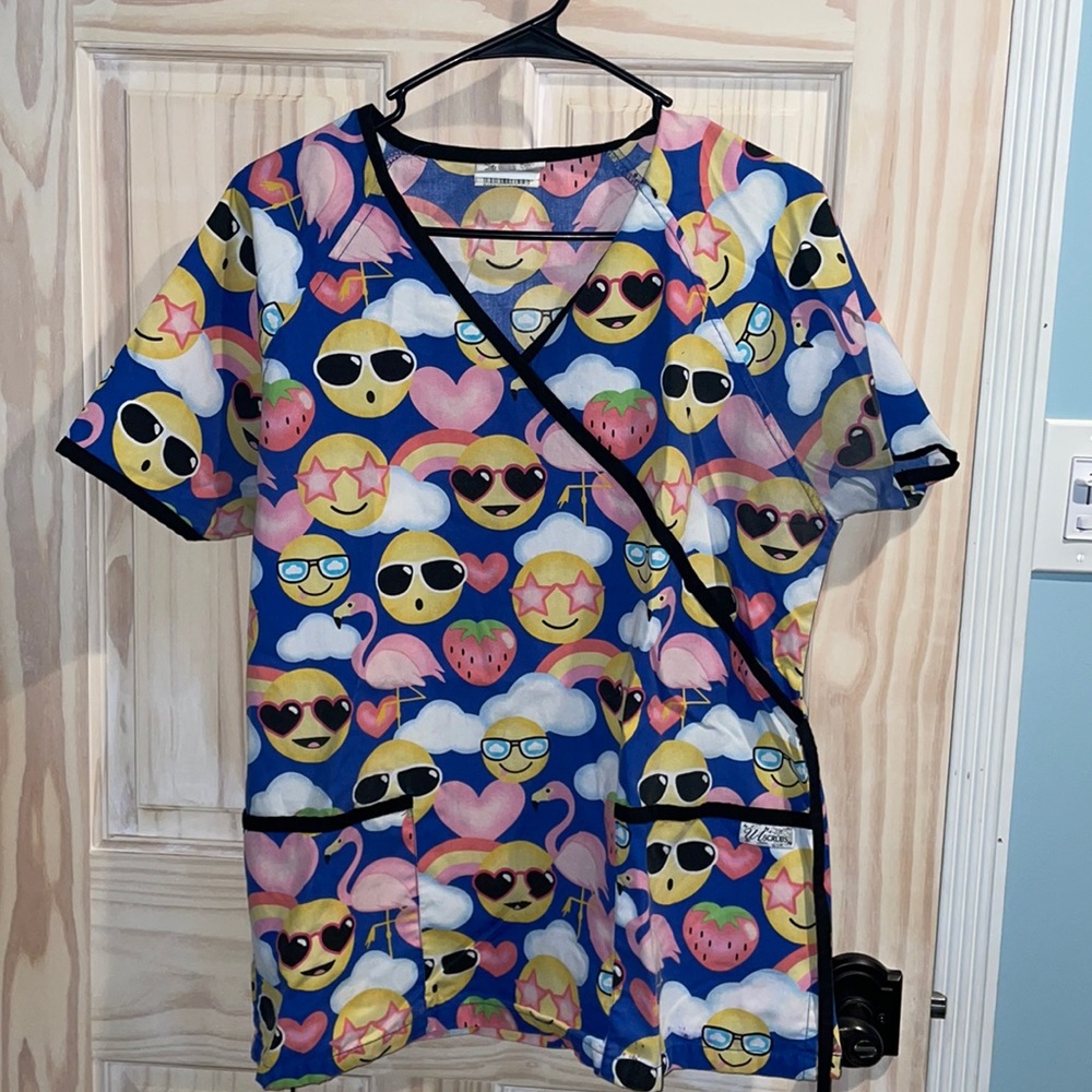 Emoji scrub top size medium